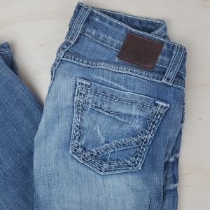 🎀 BKE Stella distressed jeans